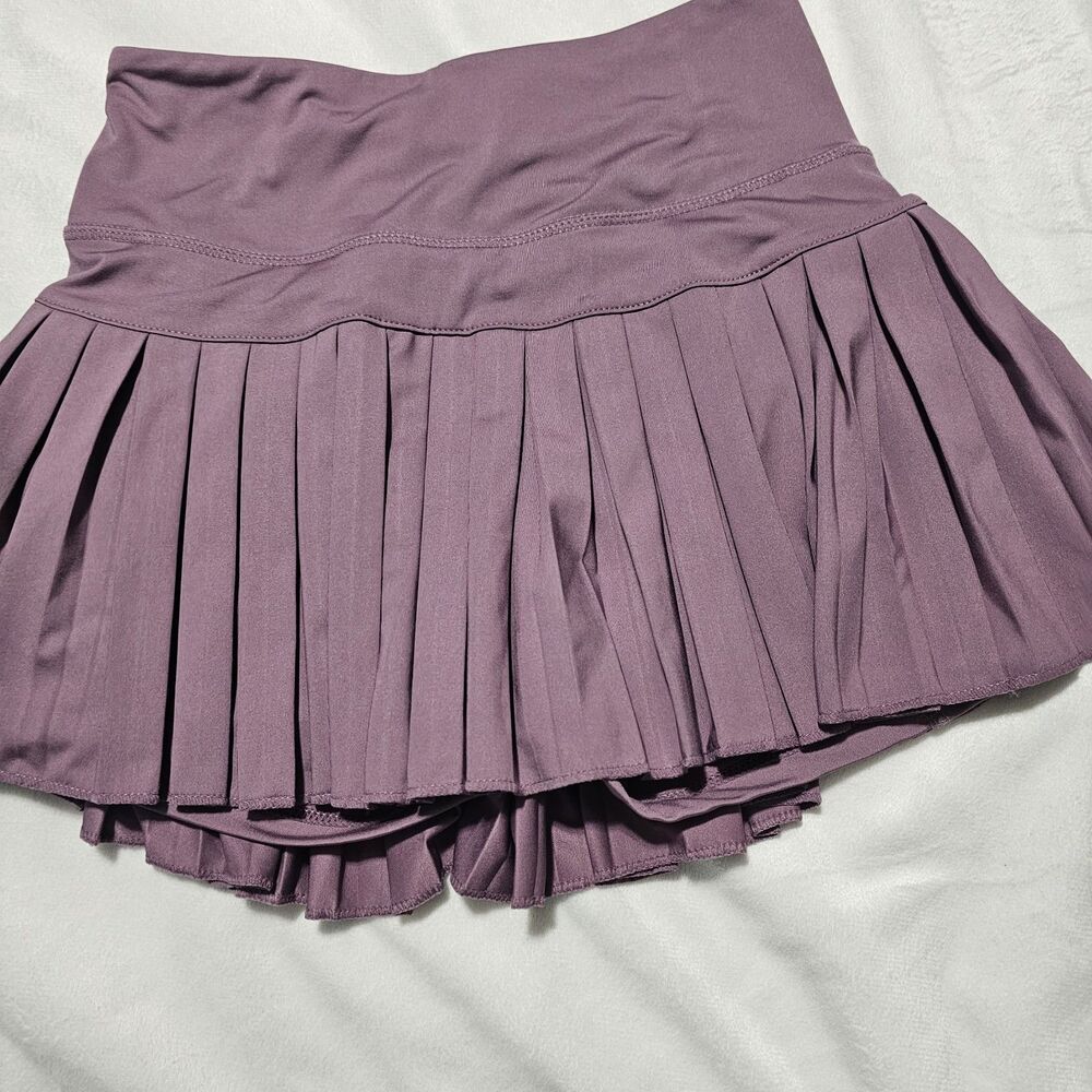 Gold Hinge Women's Size XS Pleated Tennis Skort In Plum Athletic